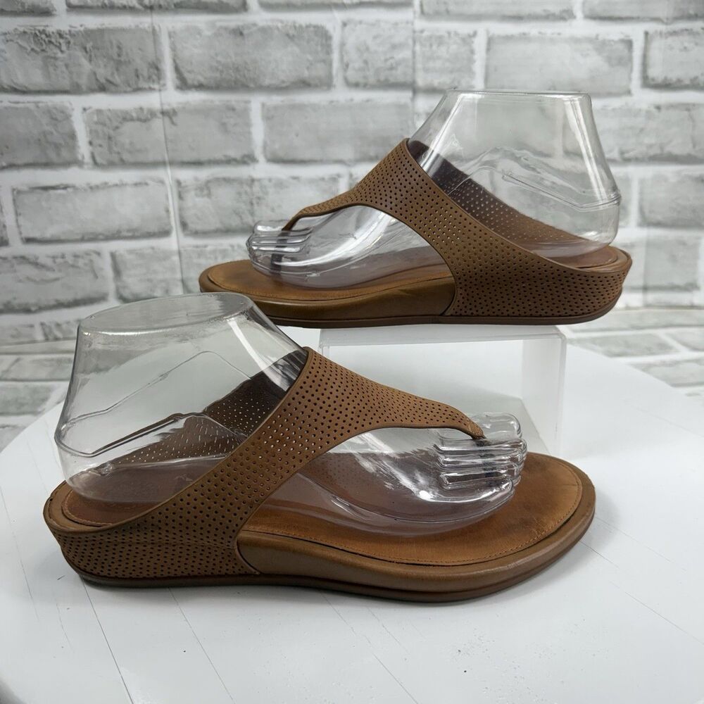 FitFlop Banda Women's 8 Brown Perforated Leather Toe Post Comfort Thong Sandals